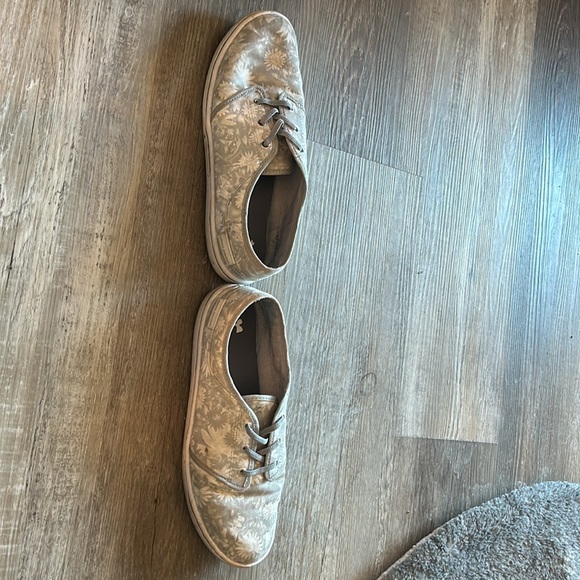 Under Armour slip on shoes - Picture 2 of 6